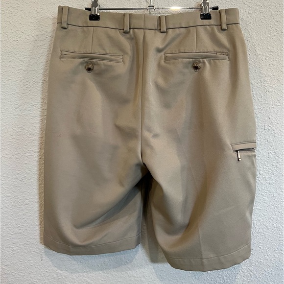Greg Norman golf shorts size 30 tan - Picture 2 of 4